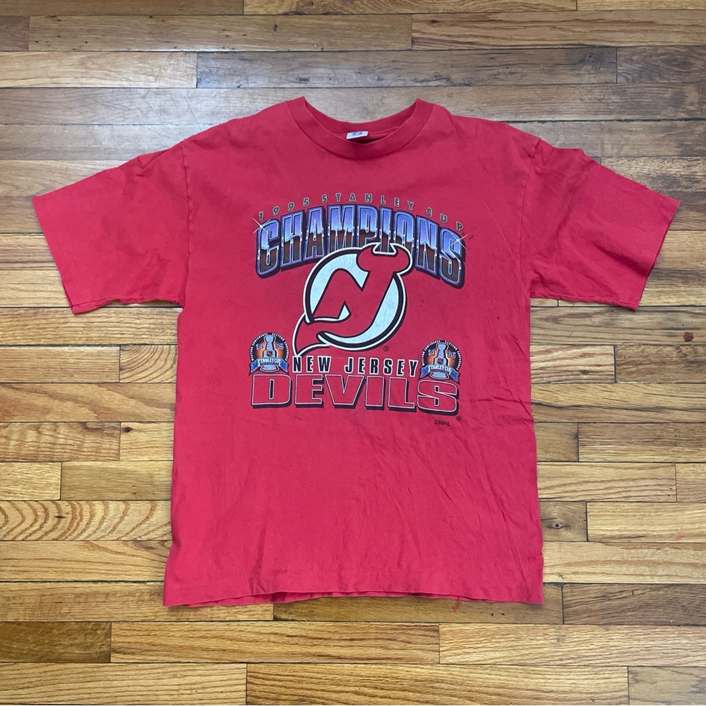 VTG Logo 7 NHL New Jersey Devils 1995 Stanley Cup Champions Graphic T Shirt Used